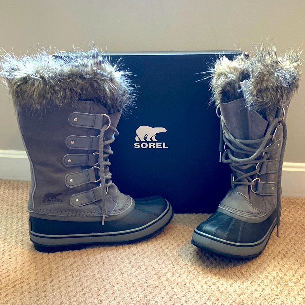 Basically new Sorel Joan of Arctic Waterproof boots - Size 9